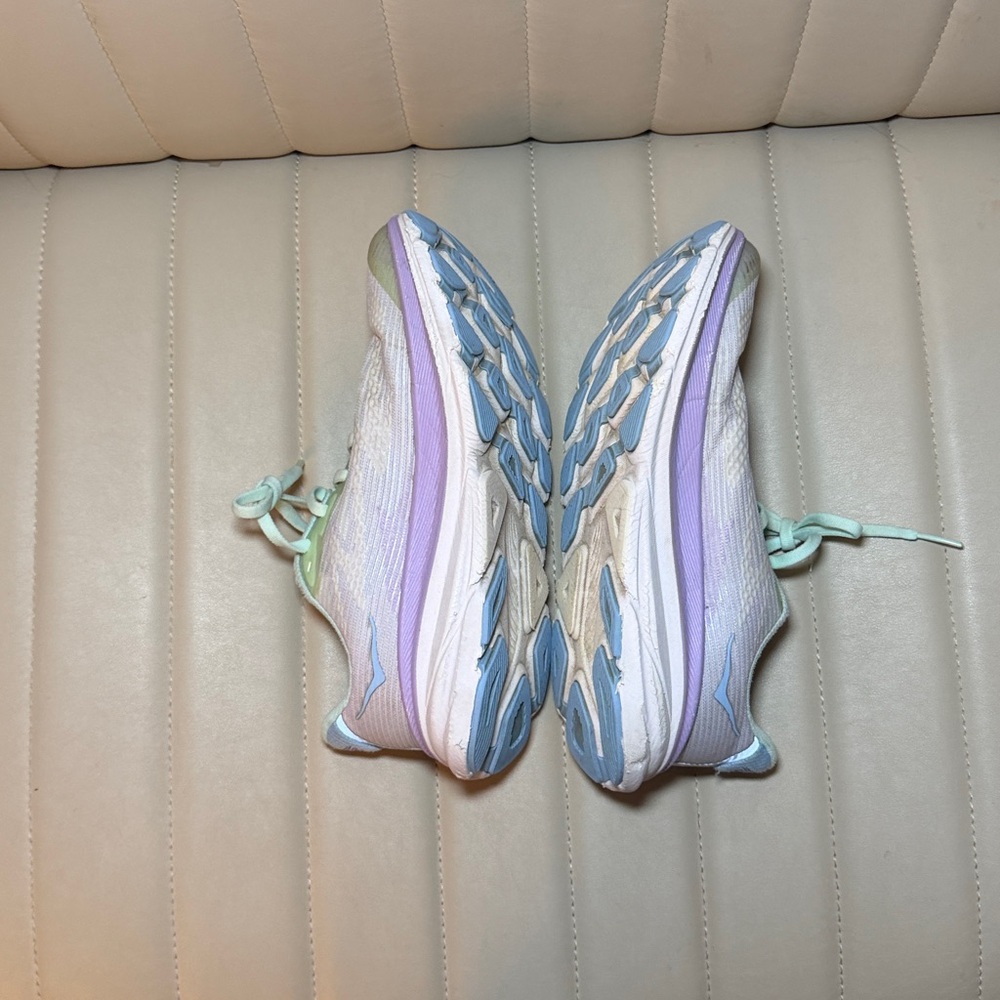 HOKA Clifton 9 Sneakers Size 5MD White / Mint / Lavender - Picture 9 of 12